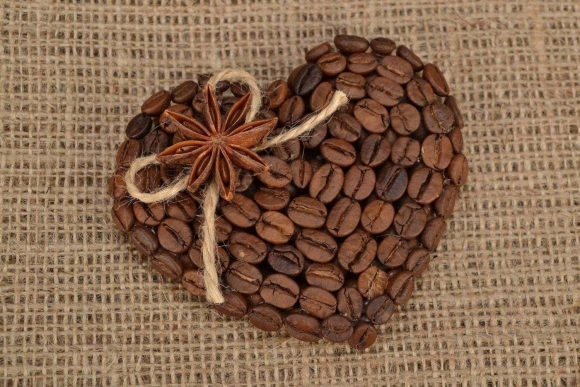 Сердце из кофейных зерен