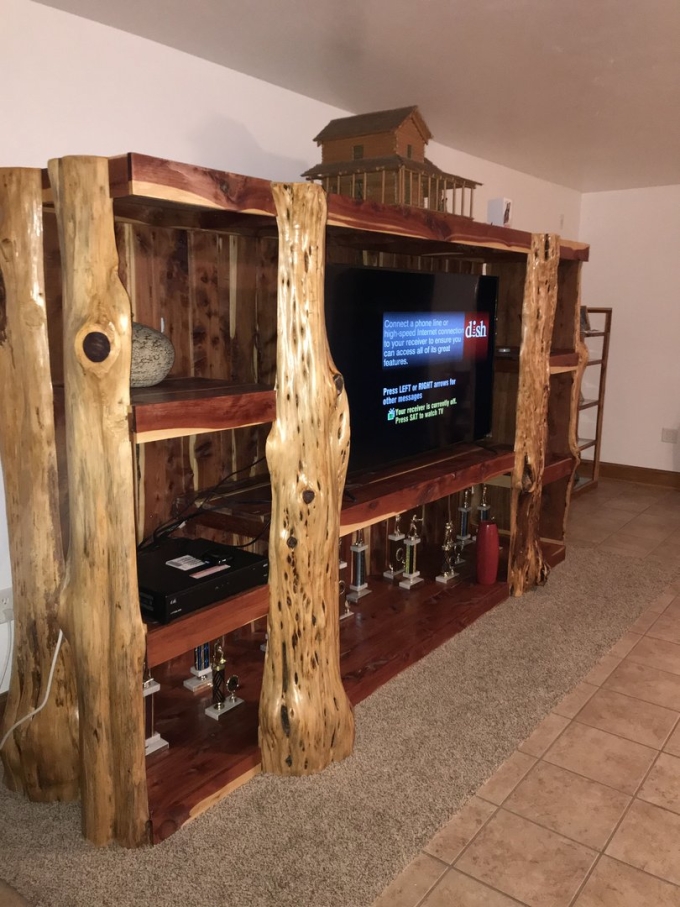 Полки из сруба дерева