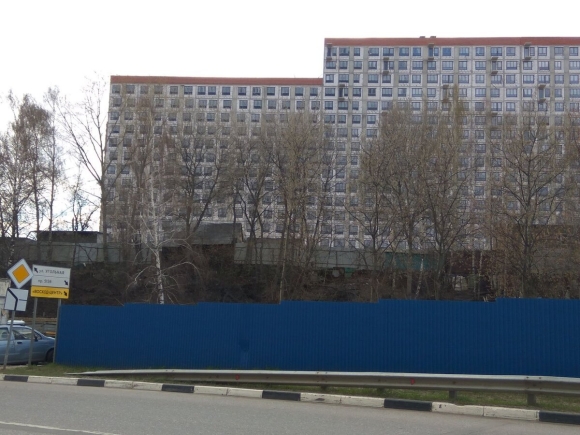 Дом напротив Мытищинского парка
