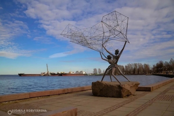 Петрозаводск скульптура рыбаки Онежская набережная