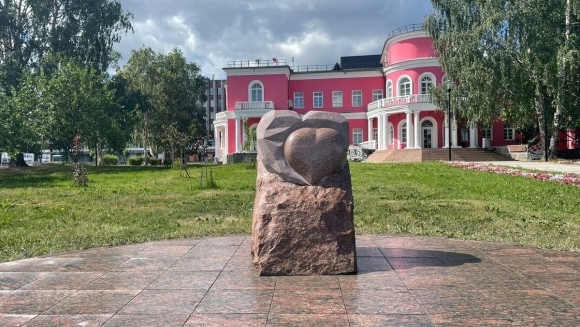 Скульптуры на набережной Петрозаводска