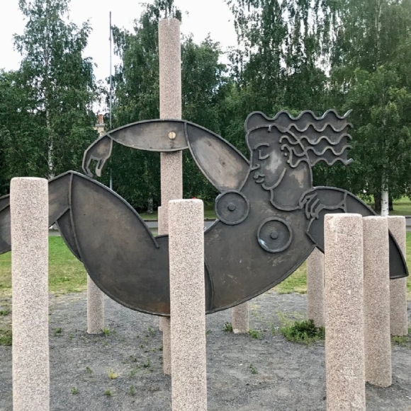 Памятники на Онежской набережной Петрозаводска