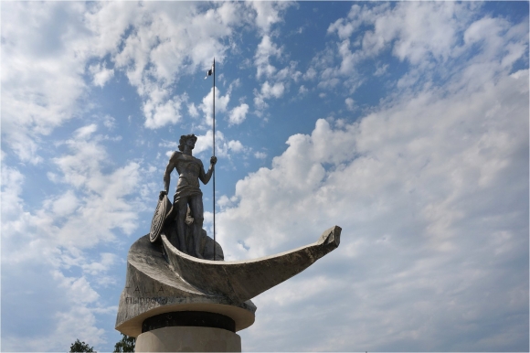 Рождение Петрозаводска памятник