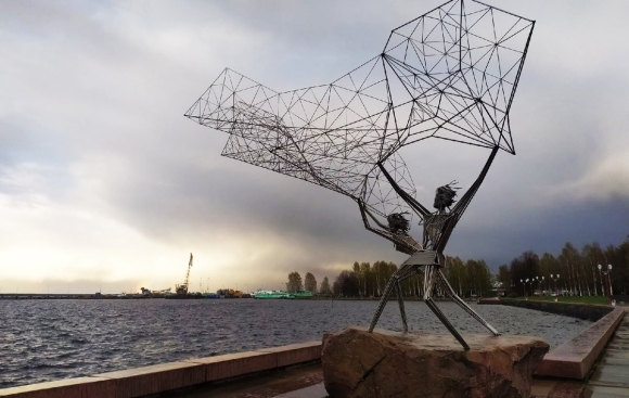 Петрозаводск скульптура рыбаки Онежская набережная
