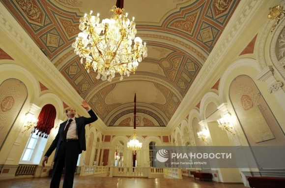 Белое фойе большой театр