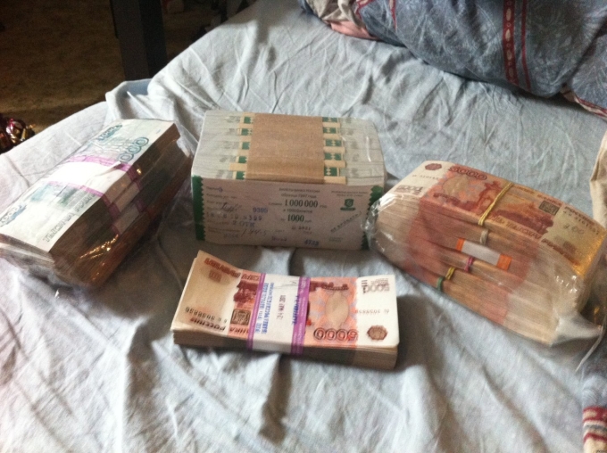 Большие деньги пачками