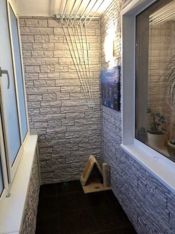 Отделка балкона декоративным камнем