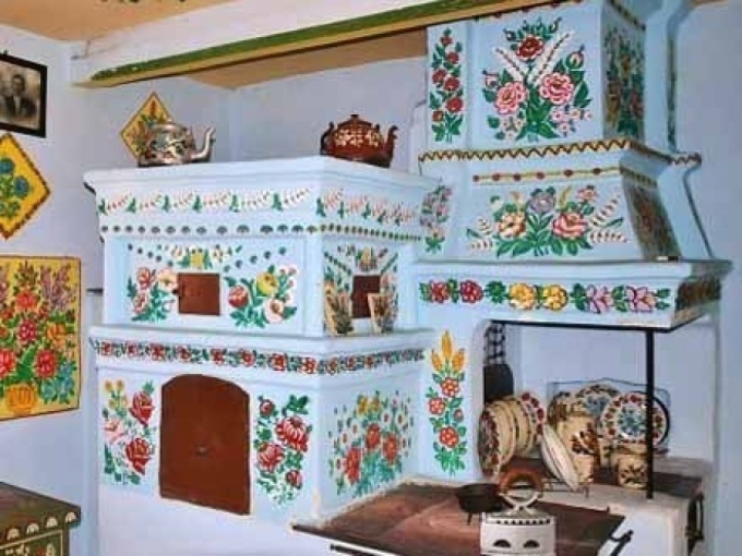 Русская печь с изразцами с лежанкой