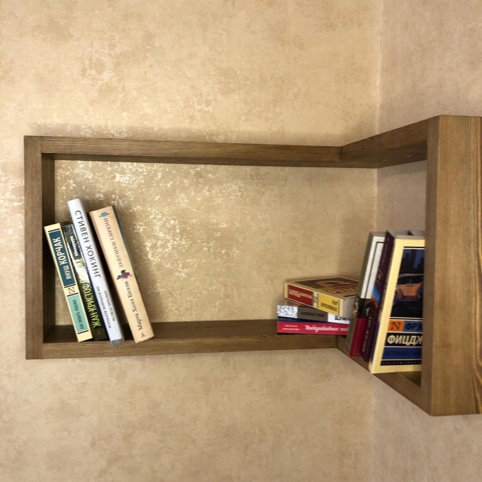 Угловая книжная полка на стену