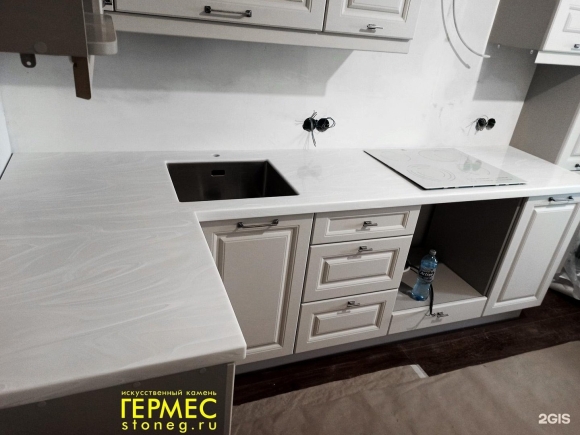 White Onyx столешница в интерьере
