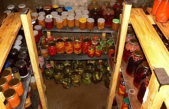 Хранение заготовок в погребе