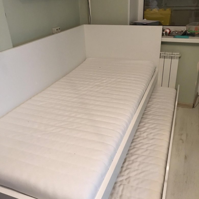 Двуспальная выдвижная кровать ikea