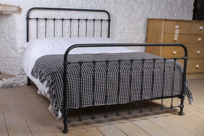 Кровать King Size железная