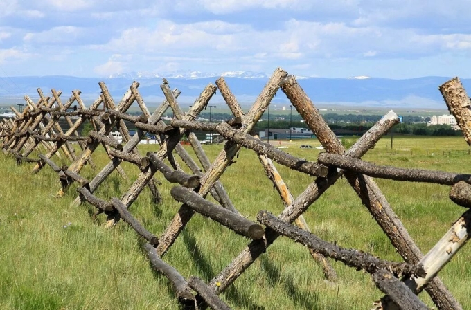 Косая карельская изгородь