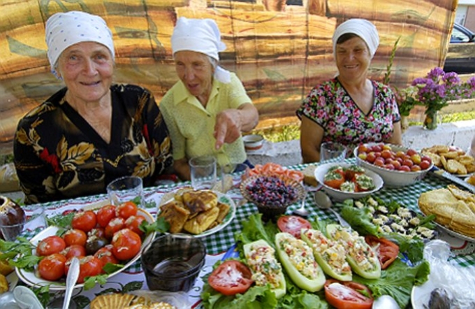 Деревенское застолье