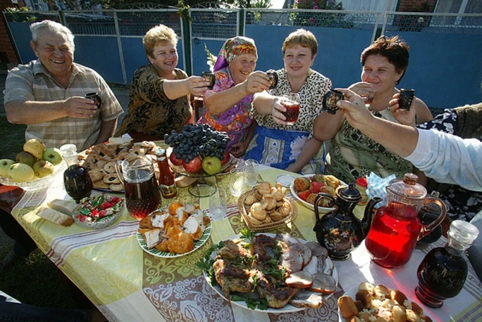 Праздничное застолье