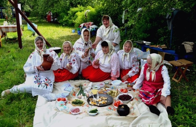 Деревенское застолье