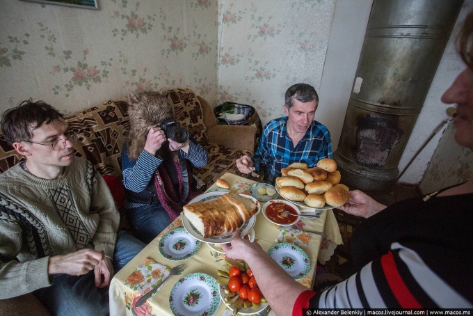 Деревенское застолье