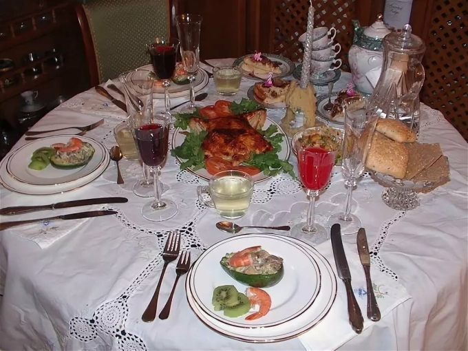 Красиво сервированный стол