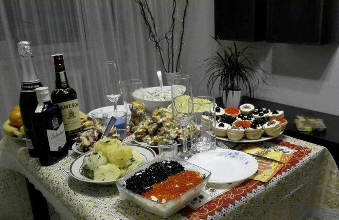 Красивый стол на день рождения