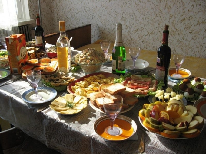 Красивый праздничный стол