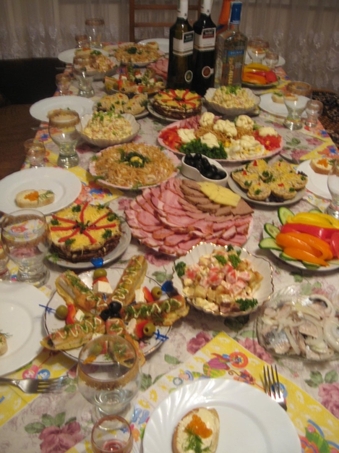 Красивый стол на день рождения
