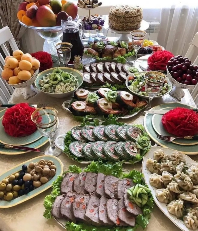 Красивый праздничный стол
