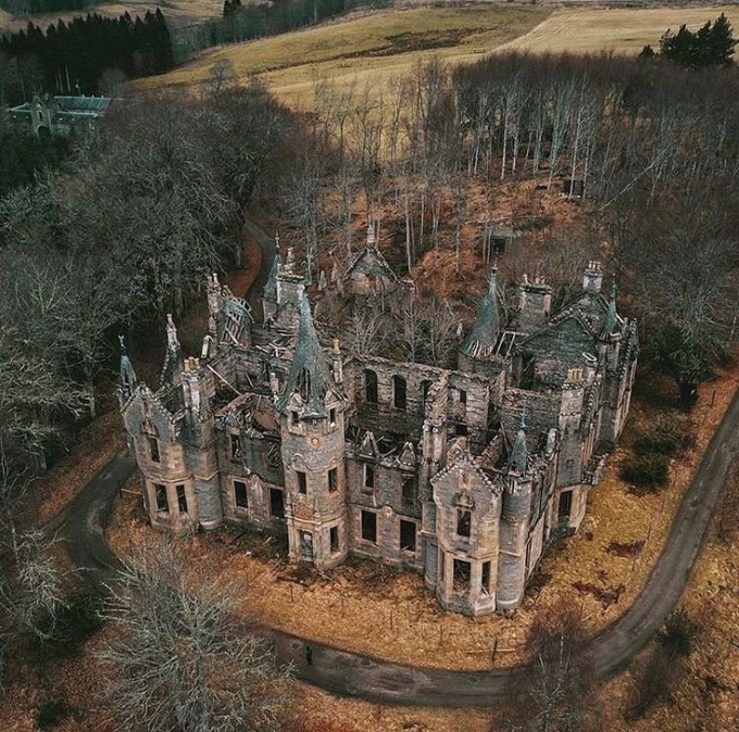 Dunalastair House заброшенный замок