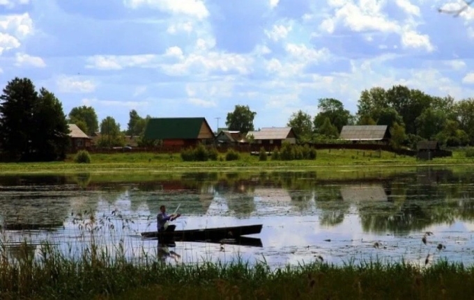 Берег реки Сулем деревня