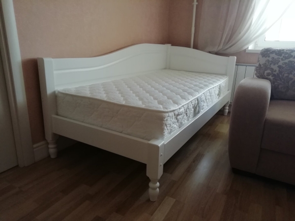 Кровать Лира тахта из массива