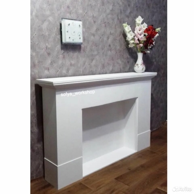 Камин белый декоративный