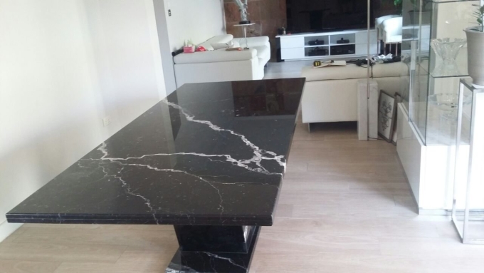 Мрамор Black Marquina