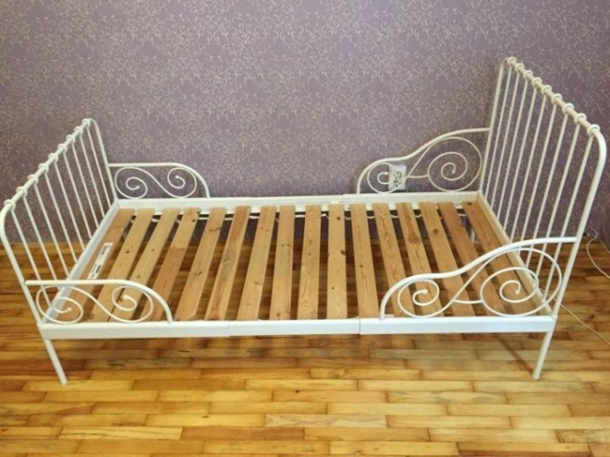 Икеа миннен кровать белая