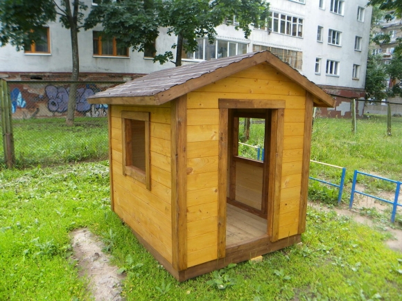 Детский деревянный домик для дачи
