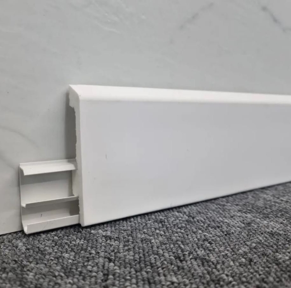 Плинтус WINART Pro HDPS Quadro
