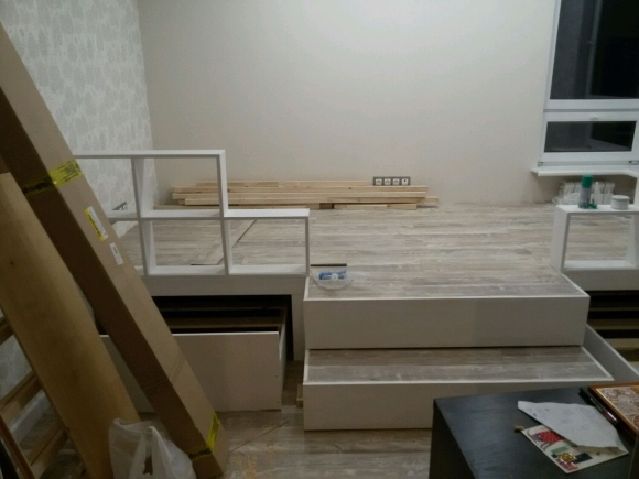 Подиум с выкатной кроватью