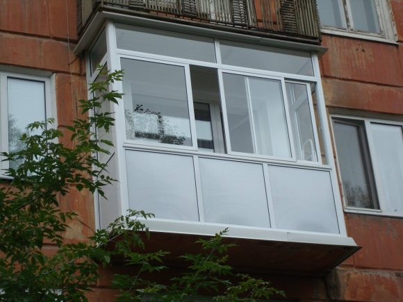 Пластиковый балкон