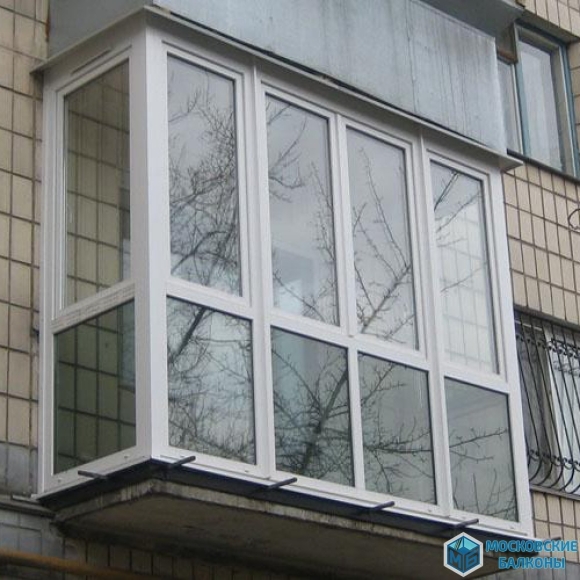 Французское остекление балкона Рехау