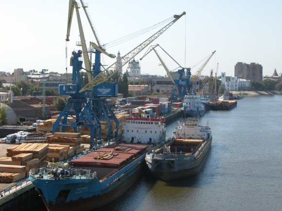 Центральный грузовой порт Астрахань