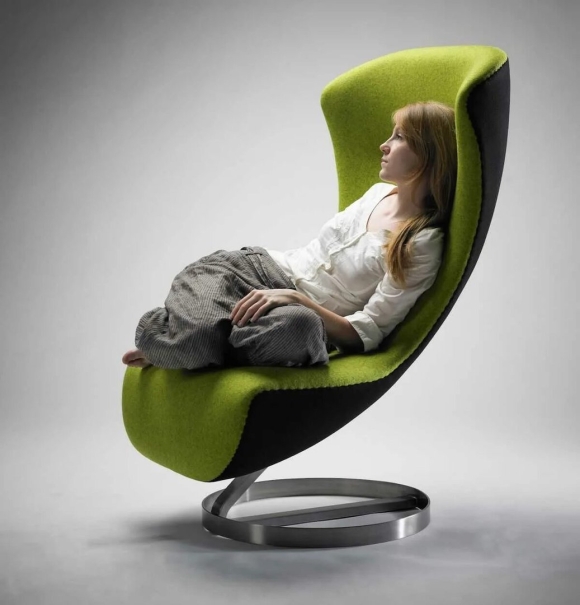 Кресло поворотное Lounge Chair