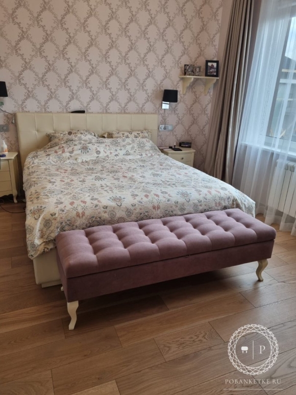 Прикроватная банкетка для спальни