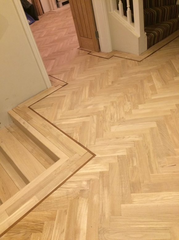 Плитка под паркет елочкой