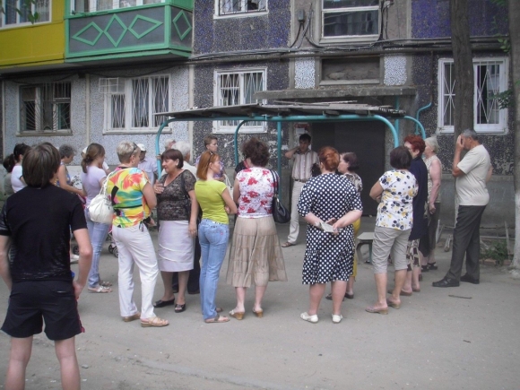 Жители многоквартирного дома