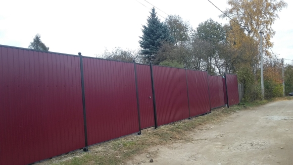 Секционный забор из профнастила