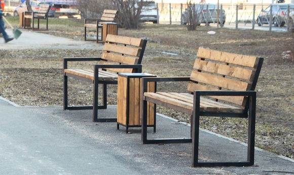 Лавочка в парке