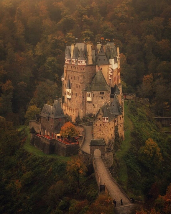 Замок Эльц Германия фото
