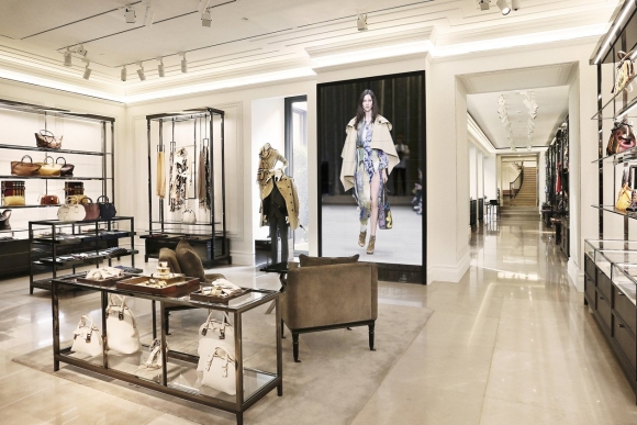 Burberry бутик интерьер