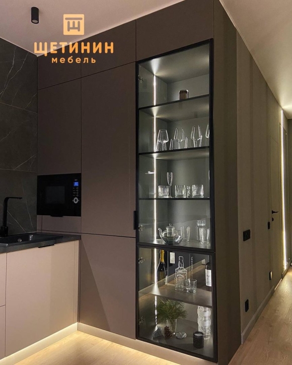 Подсветка в кухонных шкафах со стеклом