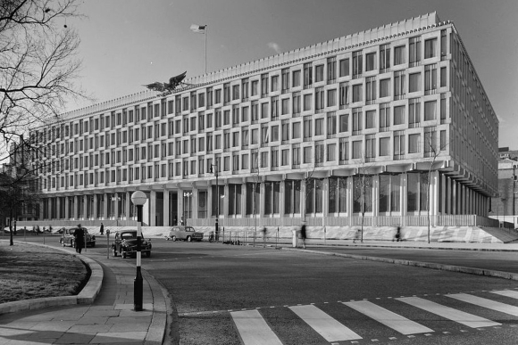 Здание посольства США В Лондоне Сааринен