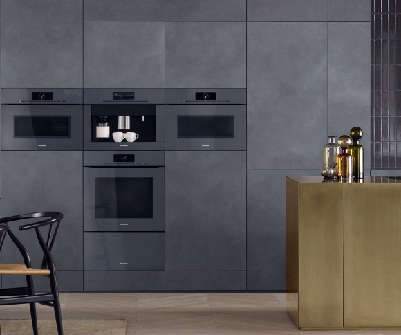 Встраиваемая кофемашина Miele CVA
